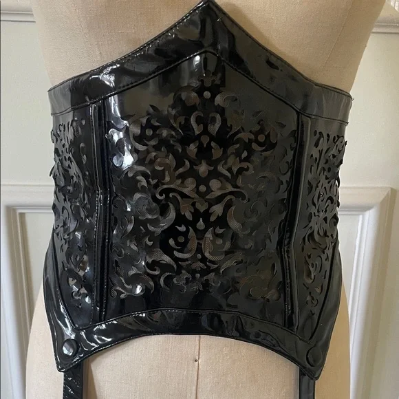 Black Ornate Women's corset Belt with thigh garters - Picture 2 of 4